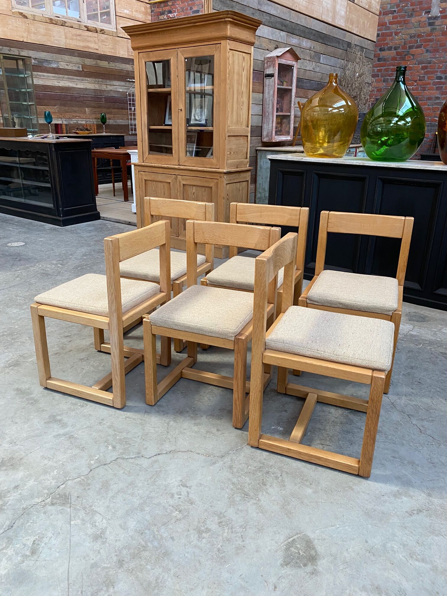 Suite of 6 chairs in solid oak 80s