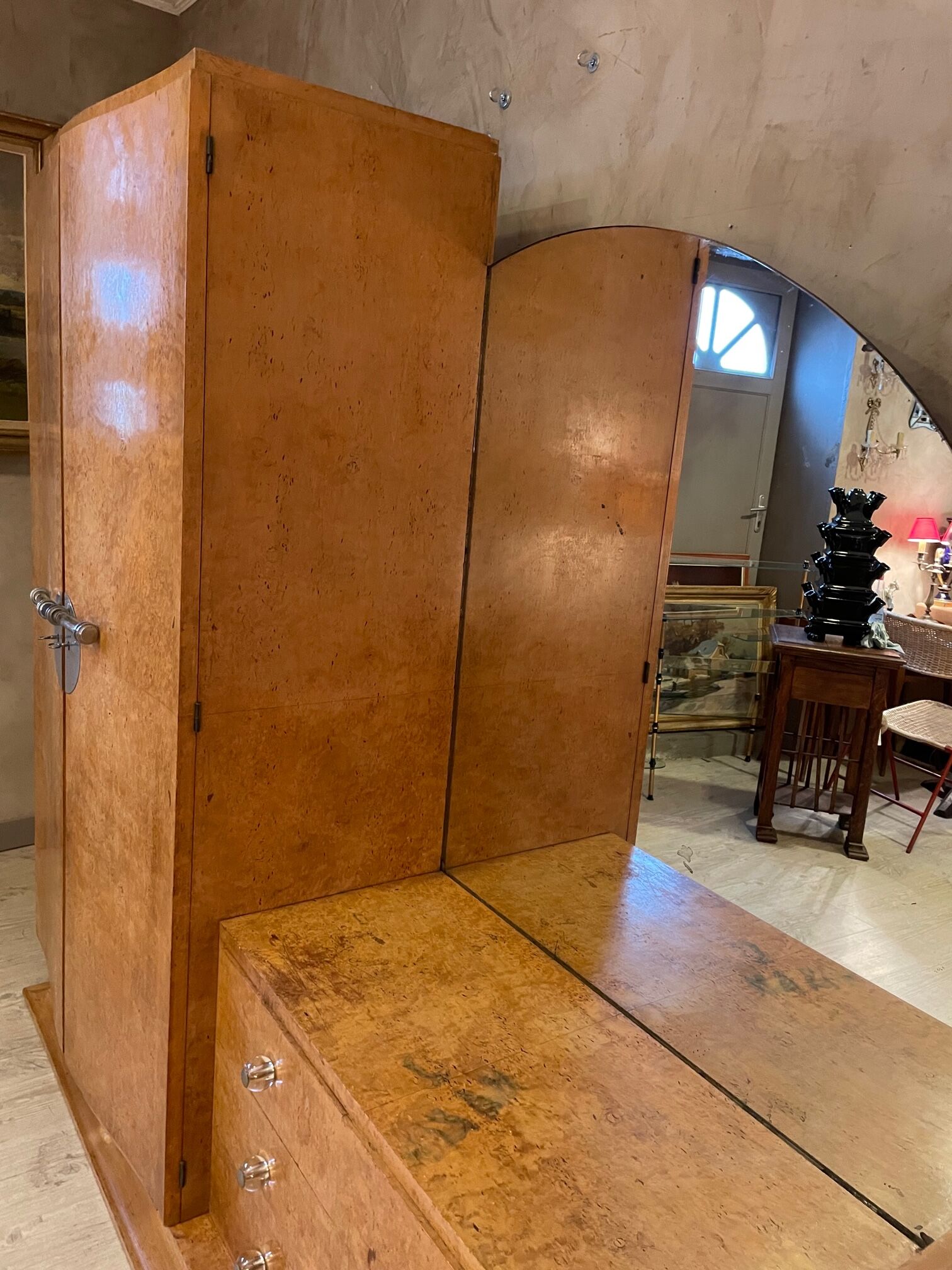 Armoire art deco