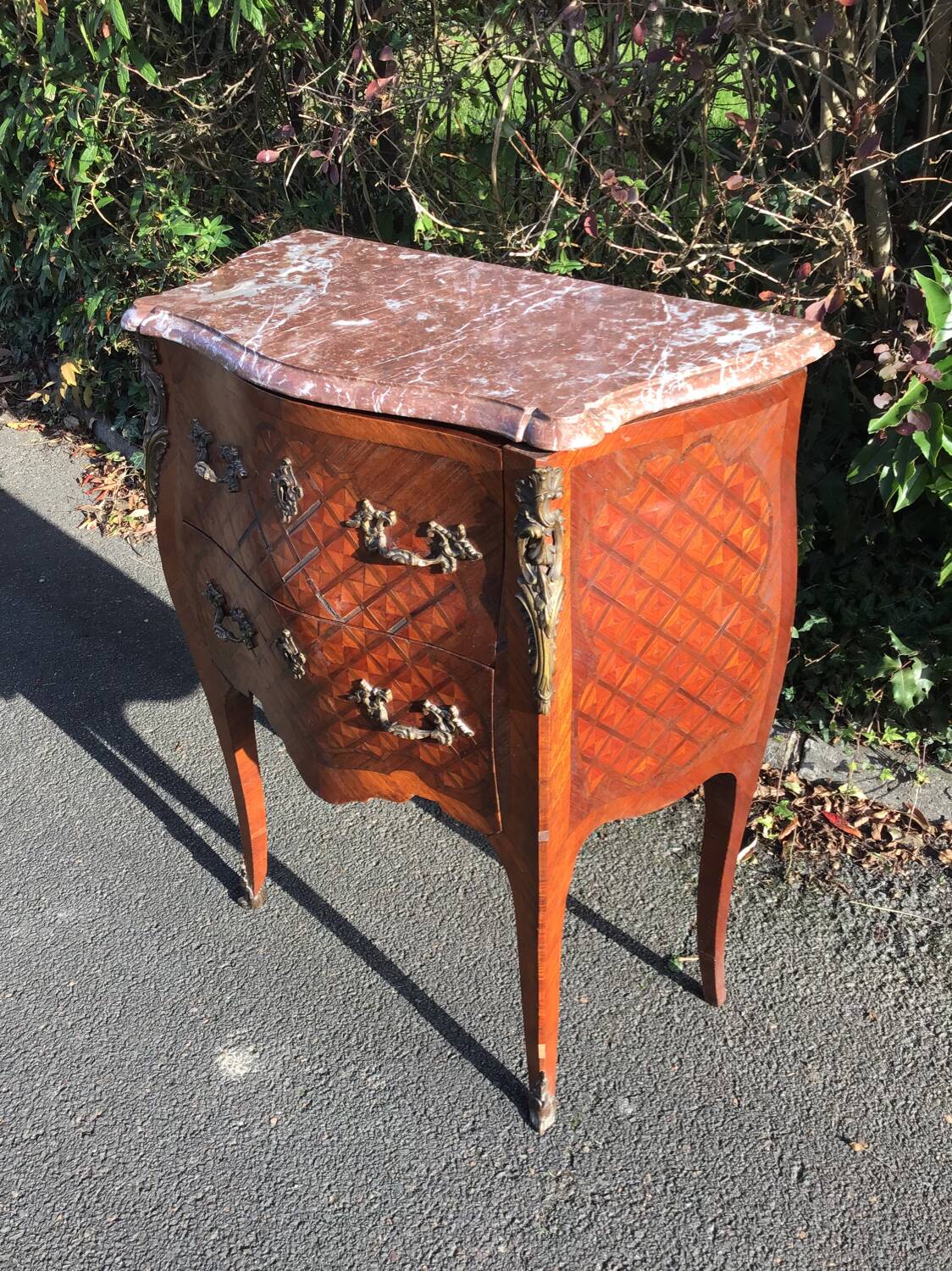 Small chest of drawers