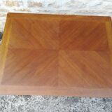 Oak table has two vintage extensions
