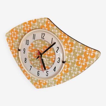 Horloge vintage pendule murale silencieuse asymétrique années 70 "Vert orange"