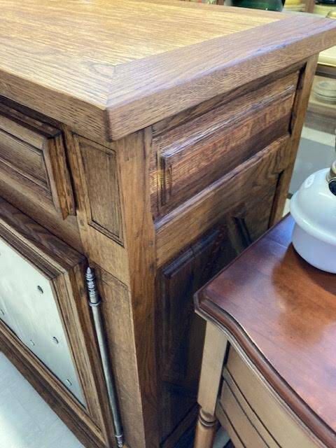 Renovated 1-door jam cabinet
