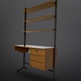 Bibliothèque italienne du milieu du siècle avec bureau.