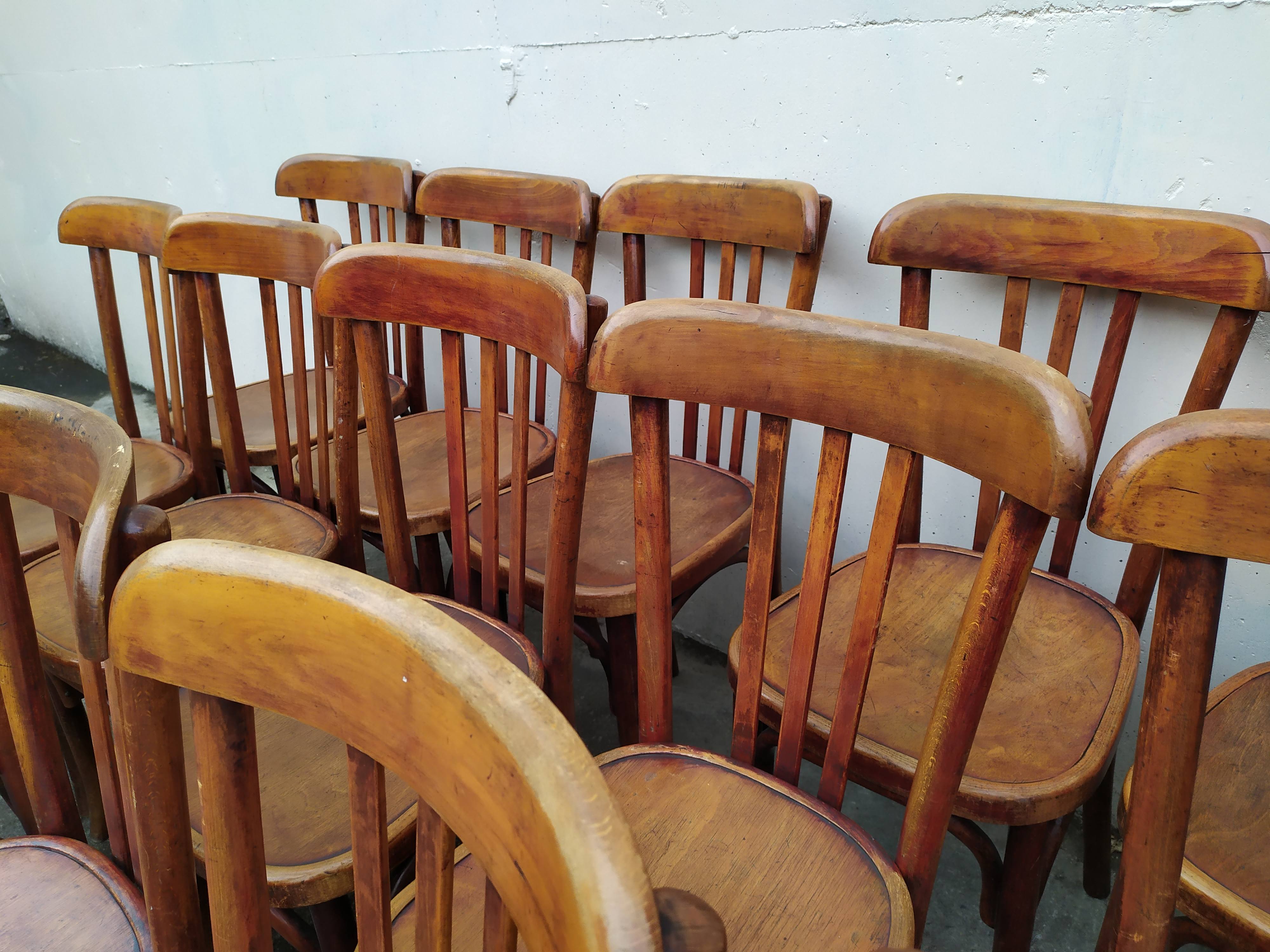 Lot de 18 chaises bistrot Fischel