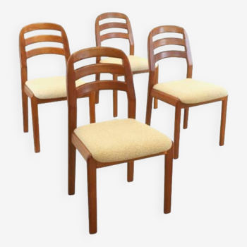 Ensemble de 4 chaises de salle à manger en teck Dyrlund, design danois, 'Asserballe'.