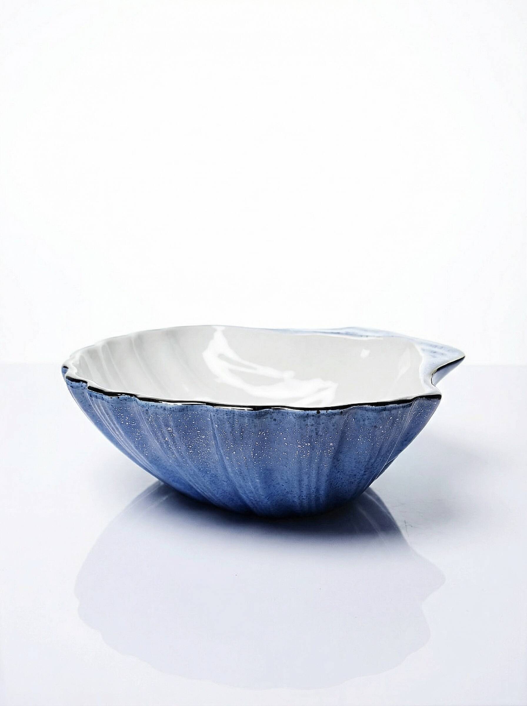 Large shell-shaped ceramic trinket dish, vintage 80s Christian Dior.