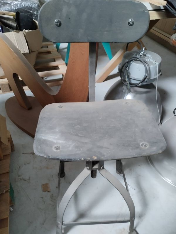 chaise d'atelier Bienaise