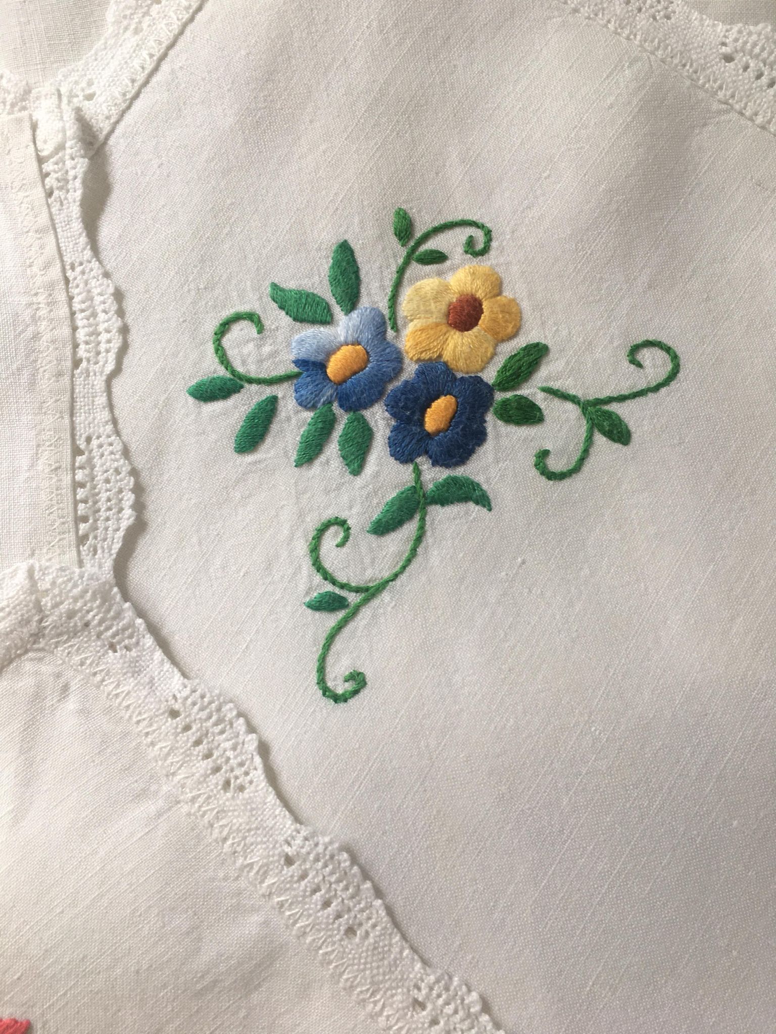8 hand-embroidered napkins