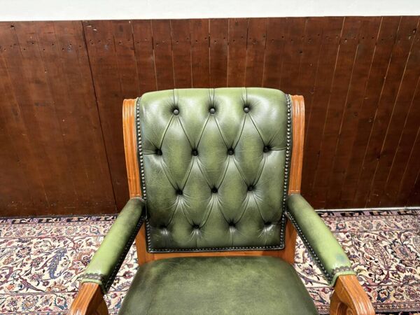 Chaise de bureau Chesterfield verte en anglais