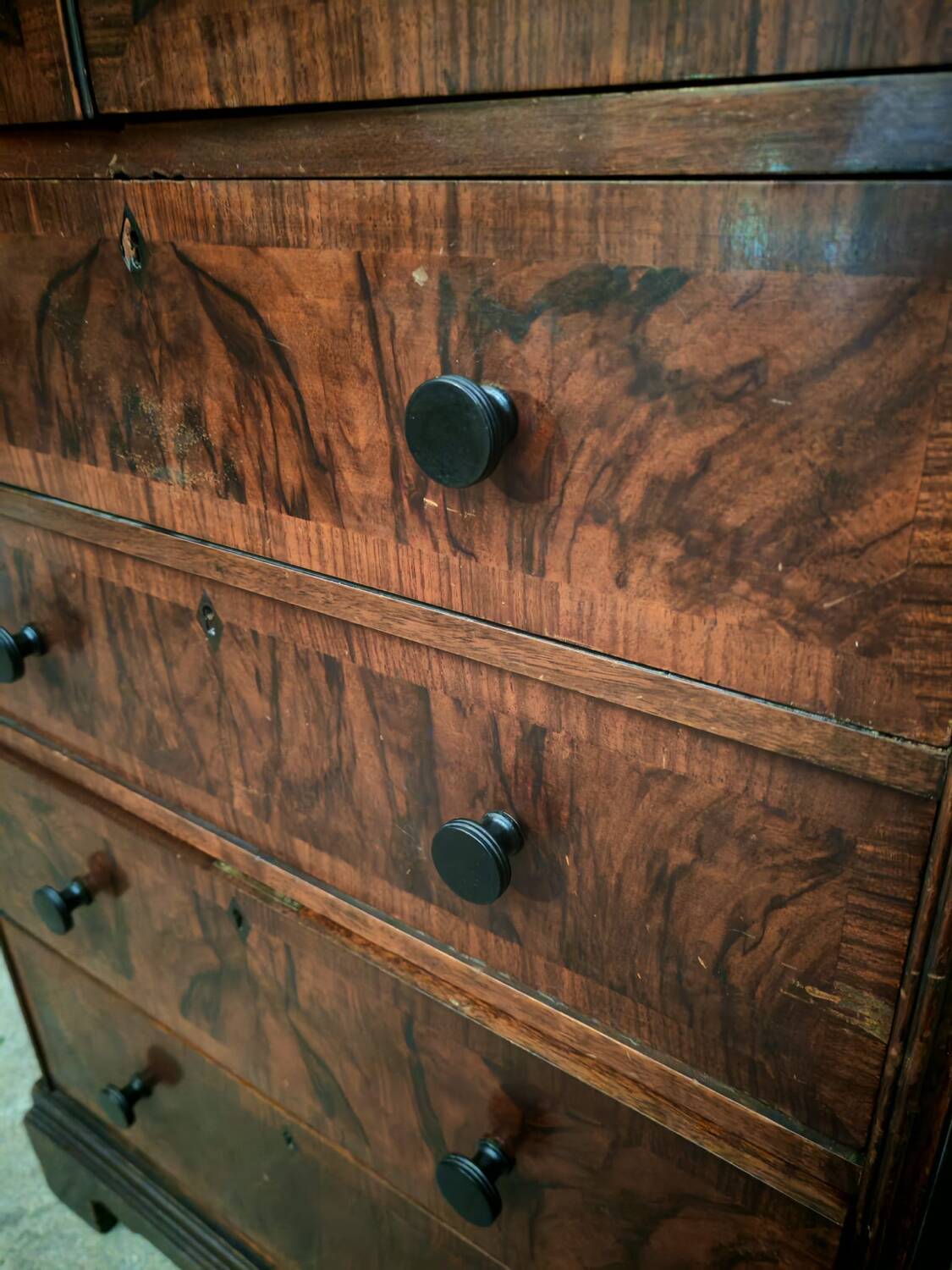 Mahogany chest of drawers Maple & Co