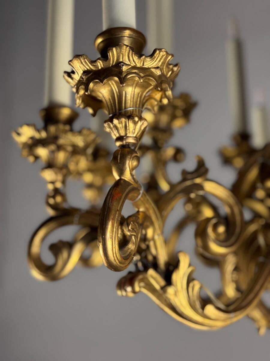 Carved and Gilded Wood Chandelier, 18 Arms of Light, Italy Circa 1880