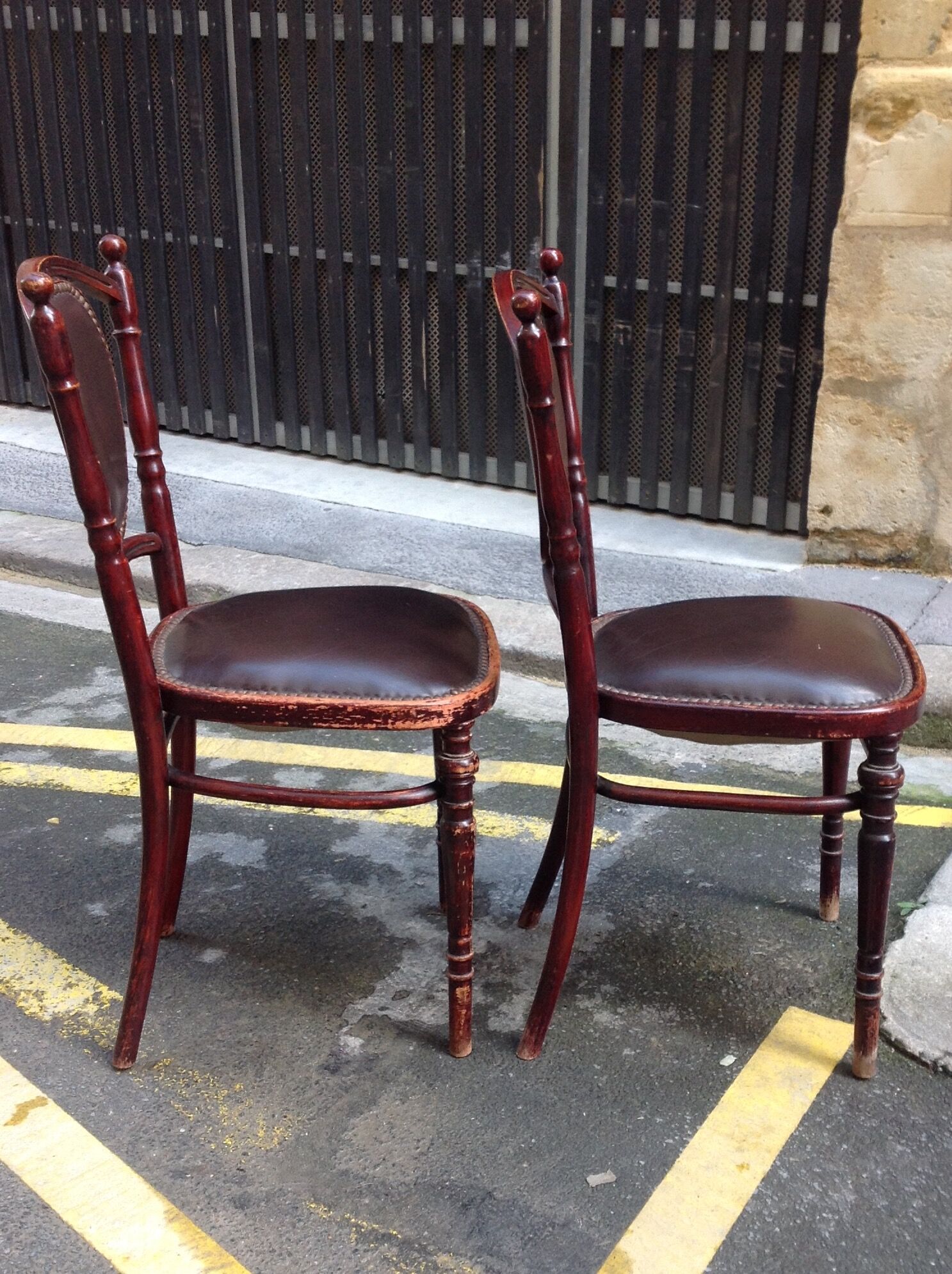 Paire de chaises bistrot 1900