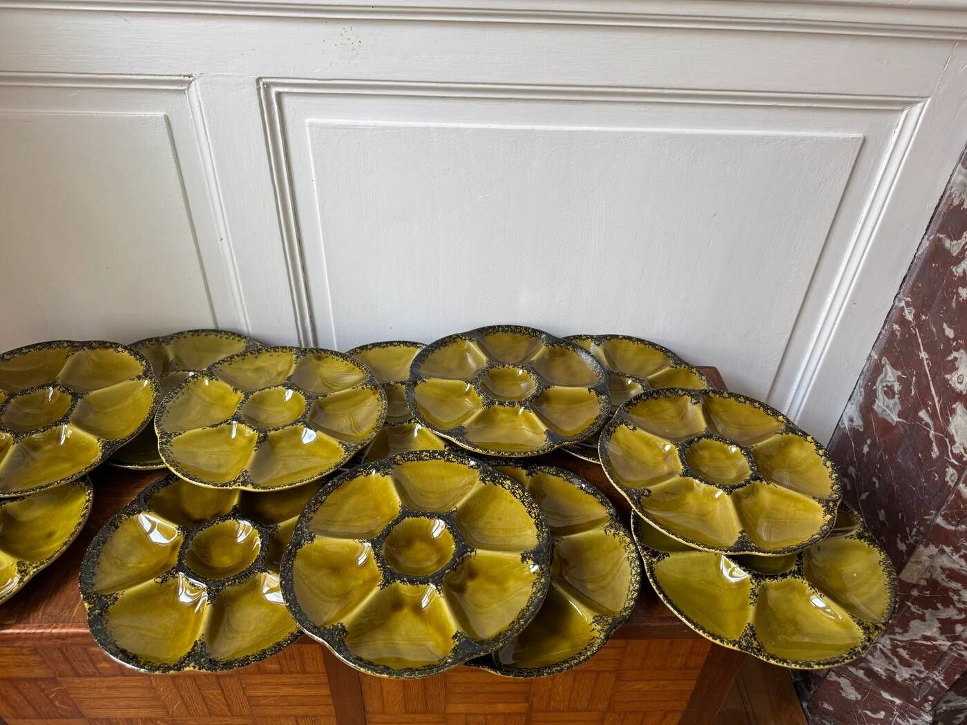 Lot d'assiettes en faïence de Gien