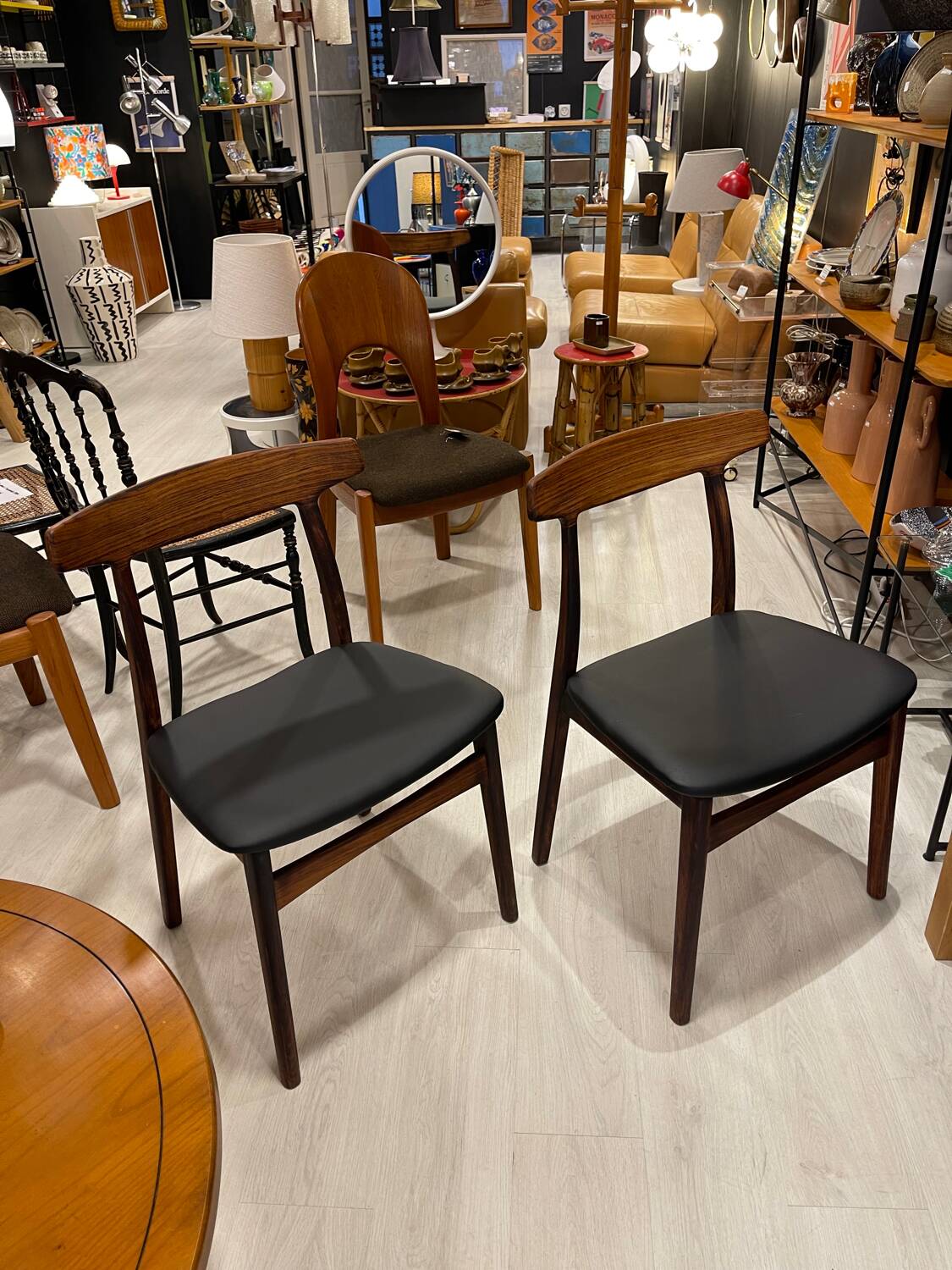 Paire de chaise Henning Kjaernulf pour Bruno Hansen, Danemark, 1960
