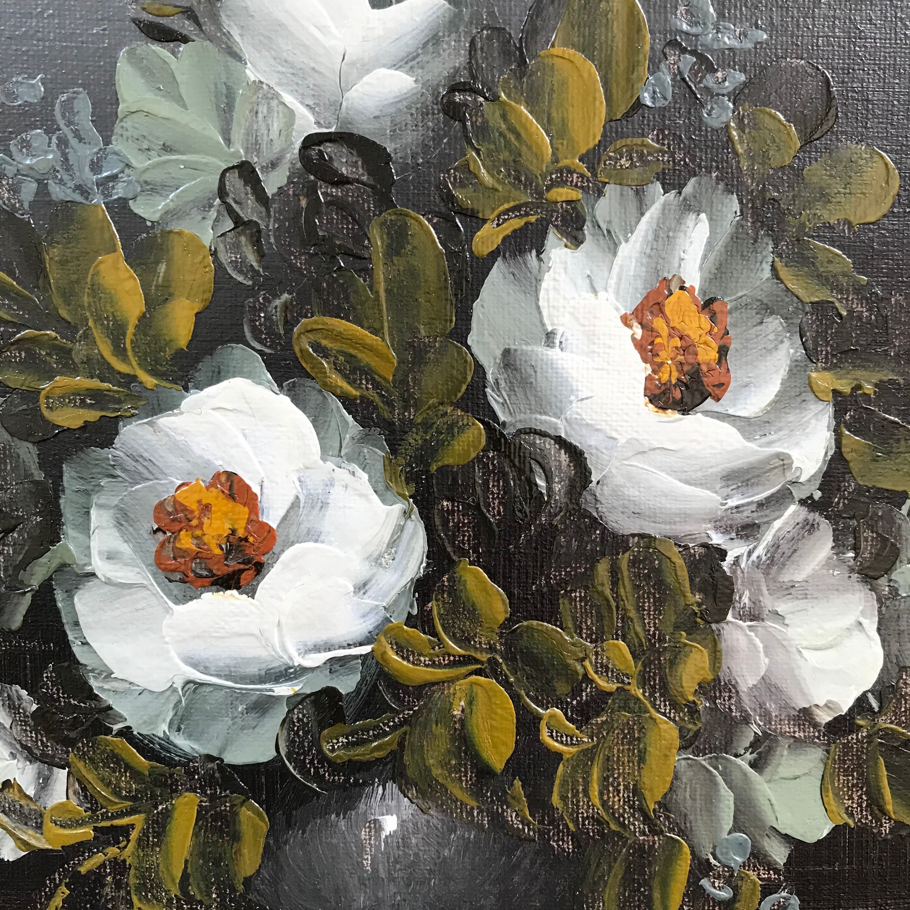 Table bouquet of eglantins