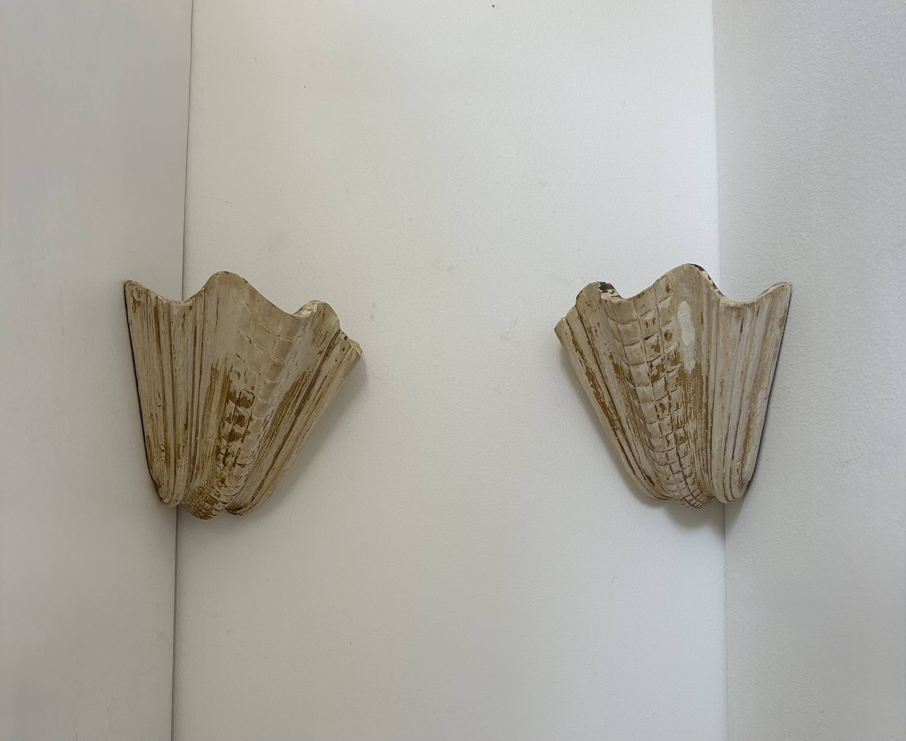 Pair of vintage shell wall lights, beige patinated plaster, France, 1940