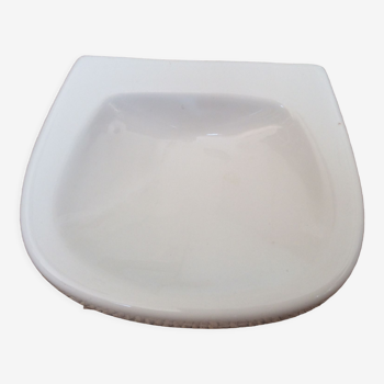 Porcelain soap dish