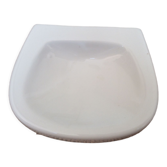 Porcelain soap dish