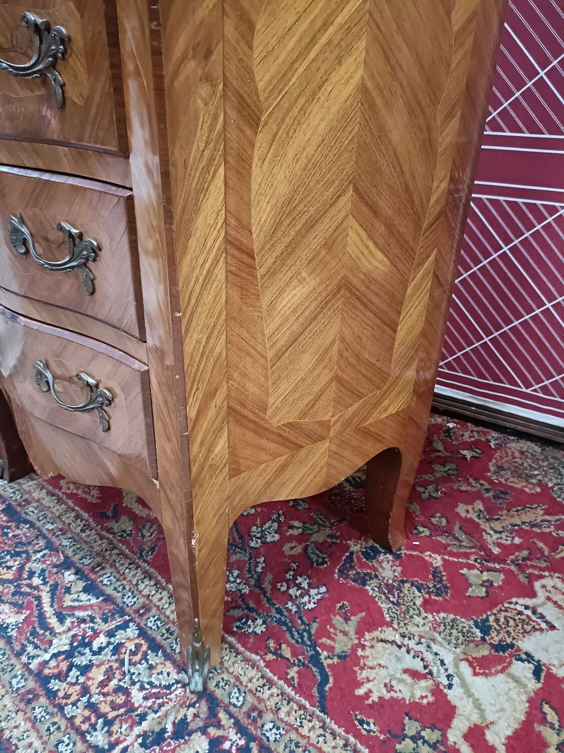 Chiffonier ou semainier style Louis XV, marqueté et marbre