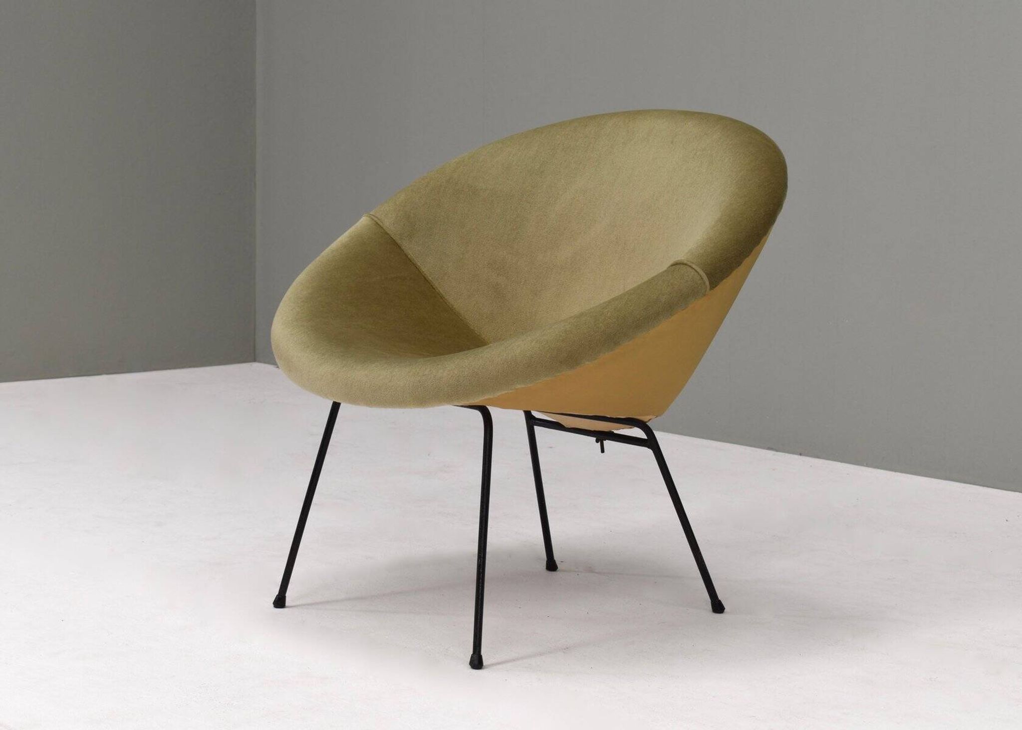 Fauteuil en velours en forme de cercle, années 1950