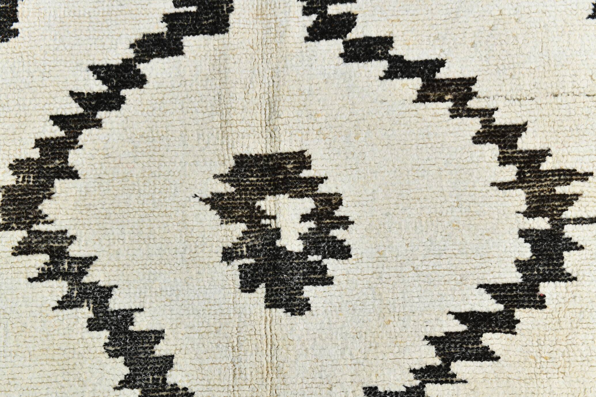 7x10 Neutral White Modern Super Soft Moroccan Rug, 216x294Cm
