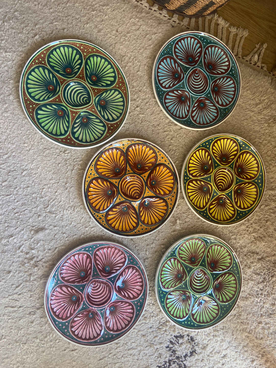 Set of 6 ceramic oyster plates
