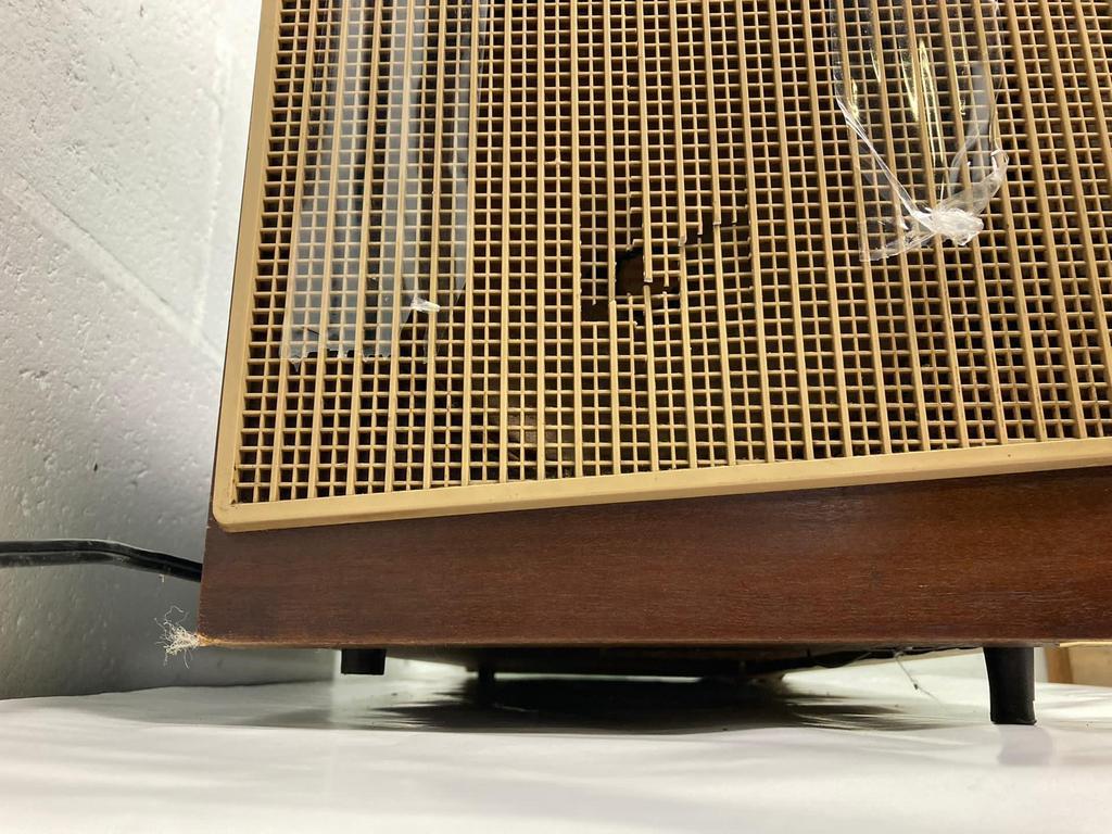 Vintage radio Philips, not working