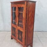 Louis XVI display cabinet in rosewood and amaranth veneer.