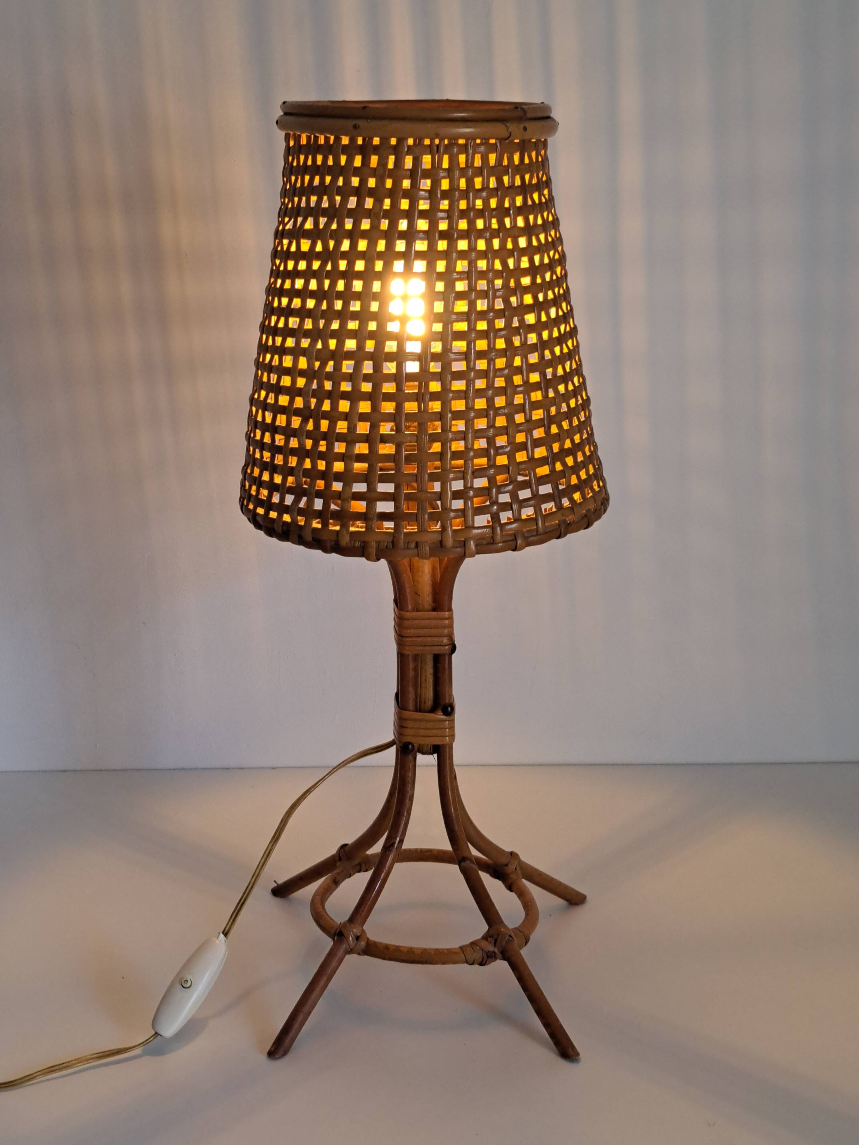 Vintage bamboo bedside lamp
