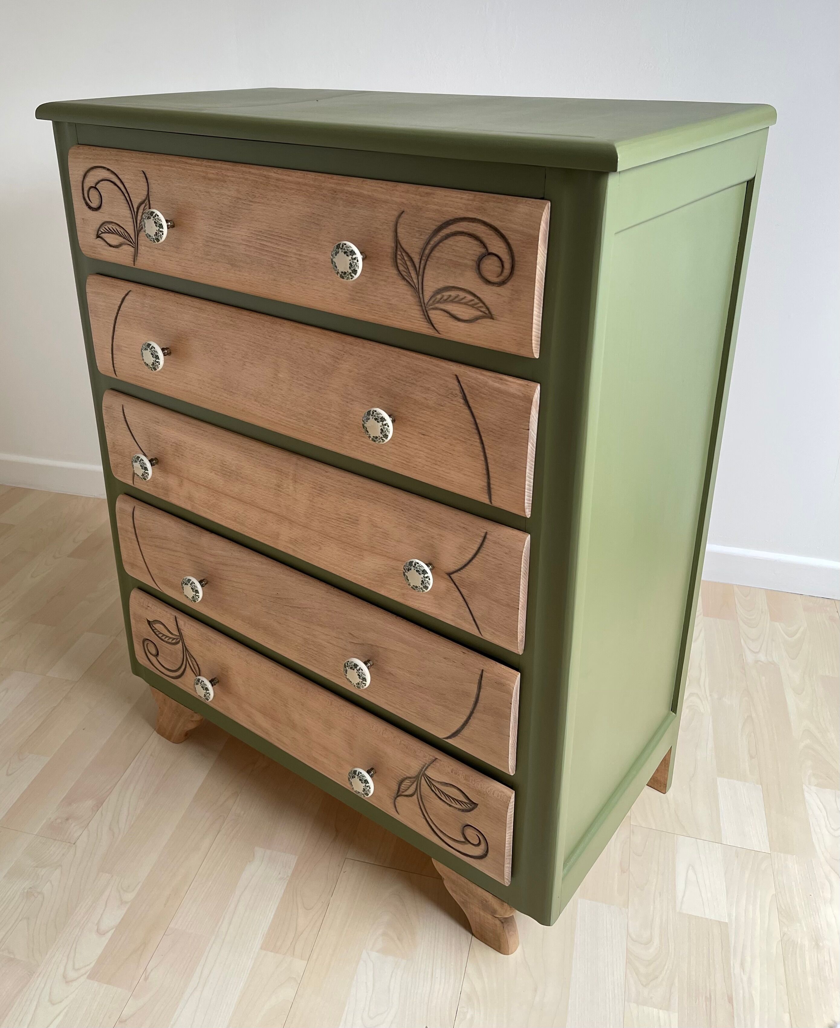 Art Deco chest of drawers