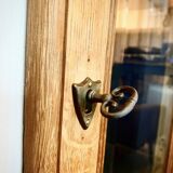 Oak and chamomile display case