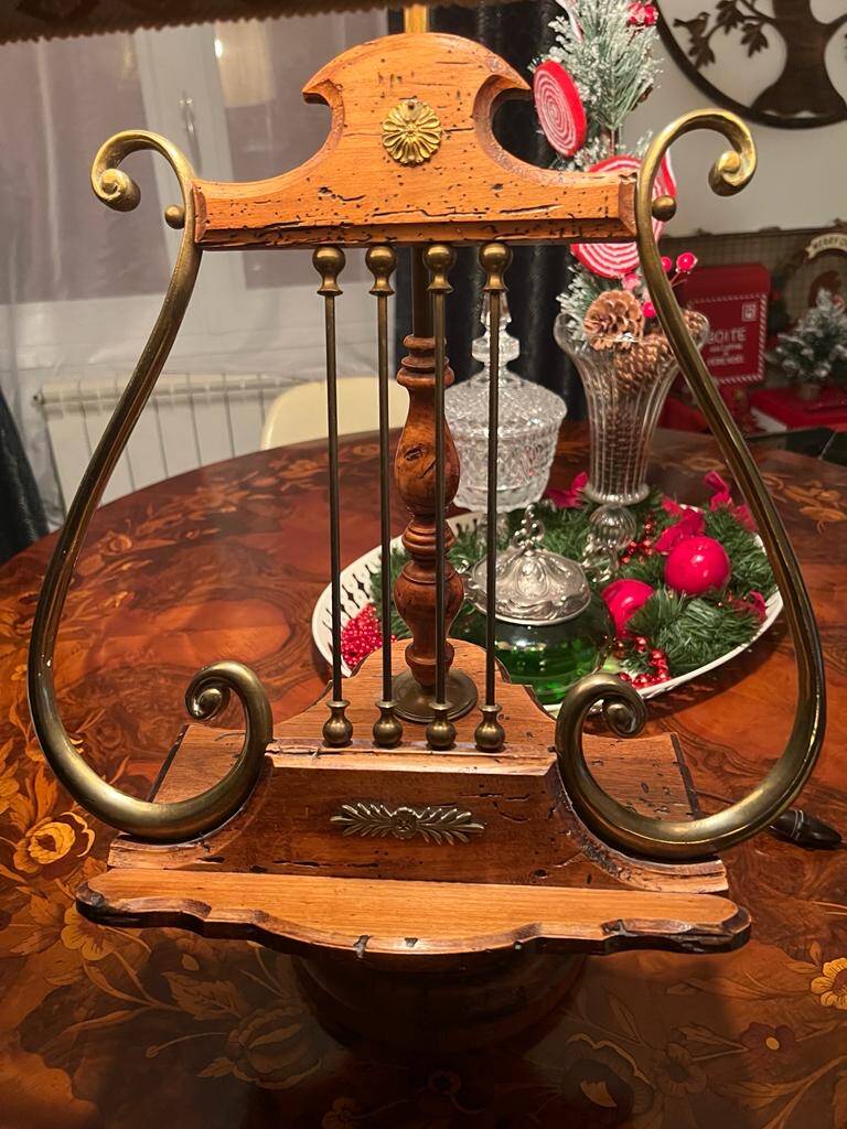 Antique lamp lectern in the shape of a harp - Louis XIV style