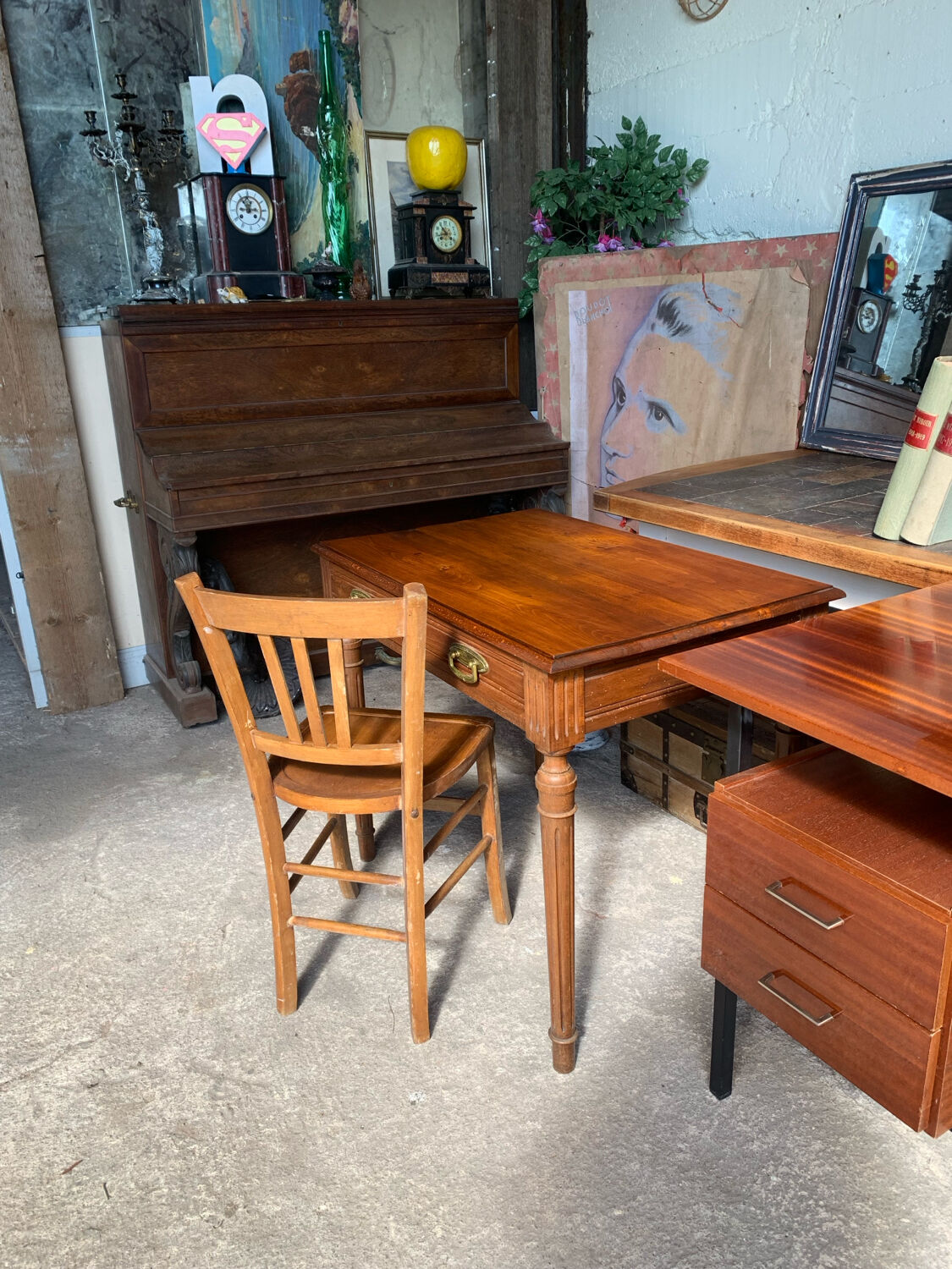 Bureau parisien de style Louis XVI