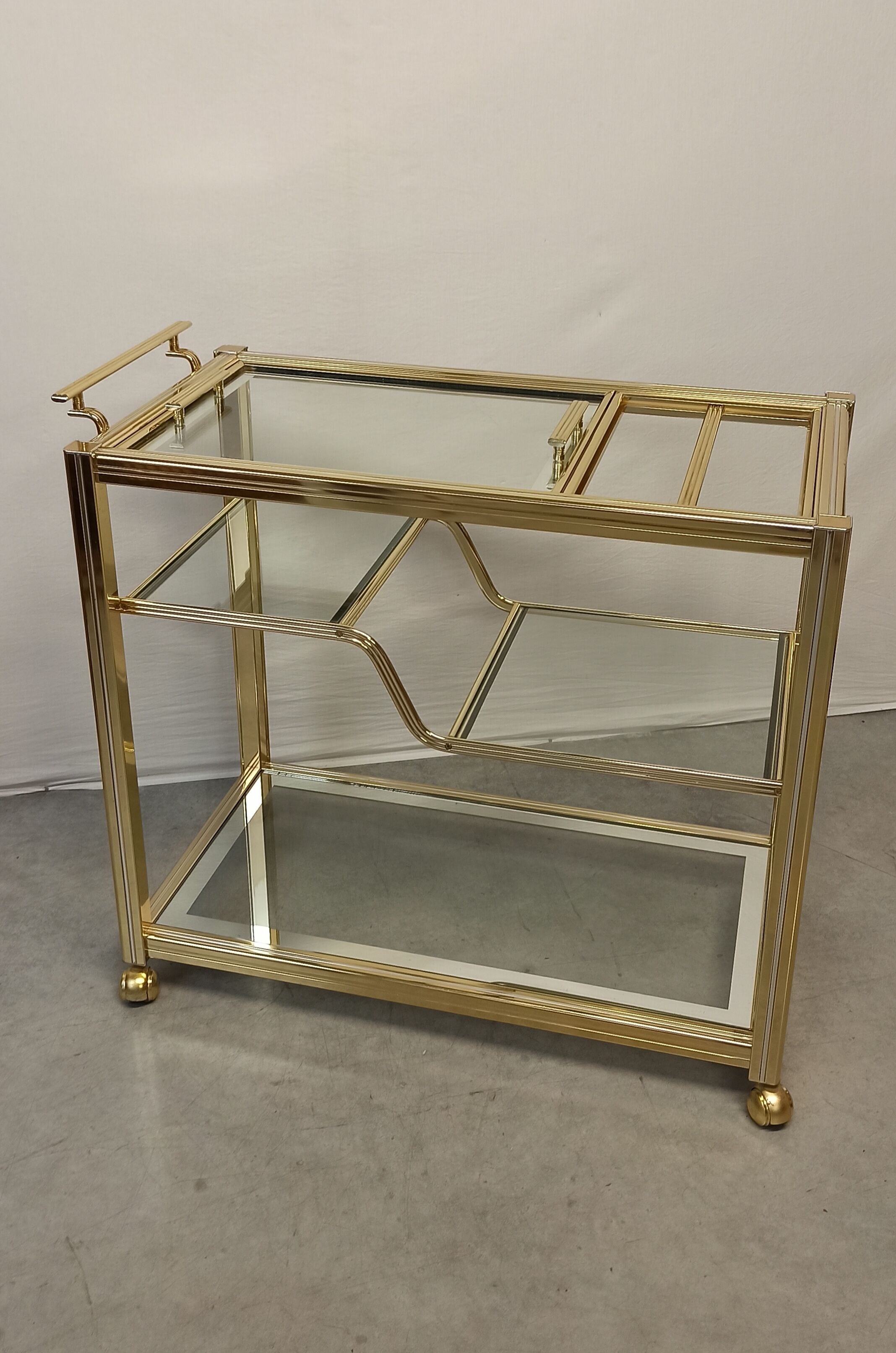 Vintage brass bar service