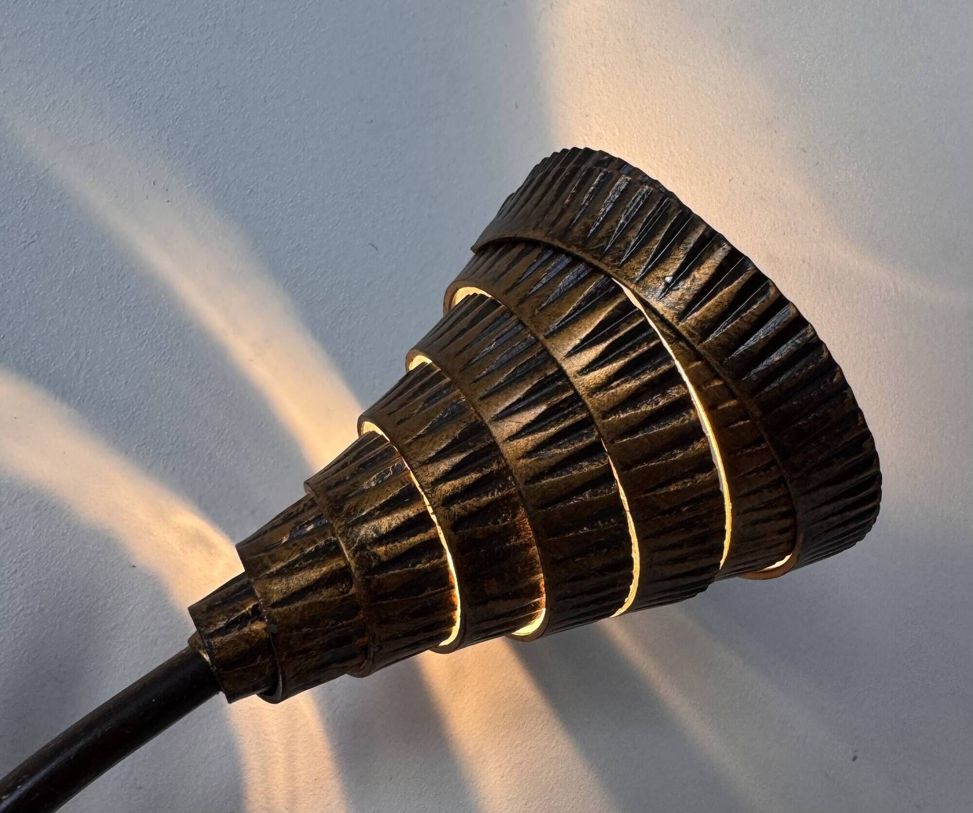 Vintage wall lights in gold metal and brass, France 1980.