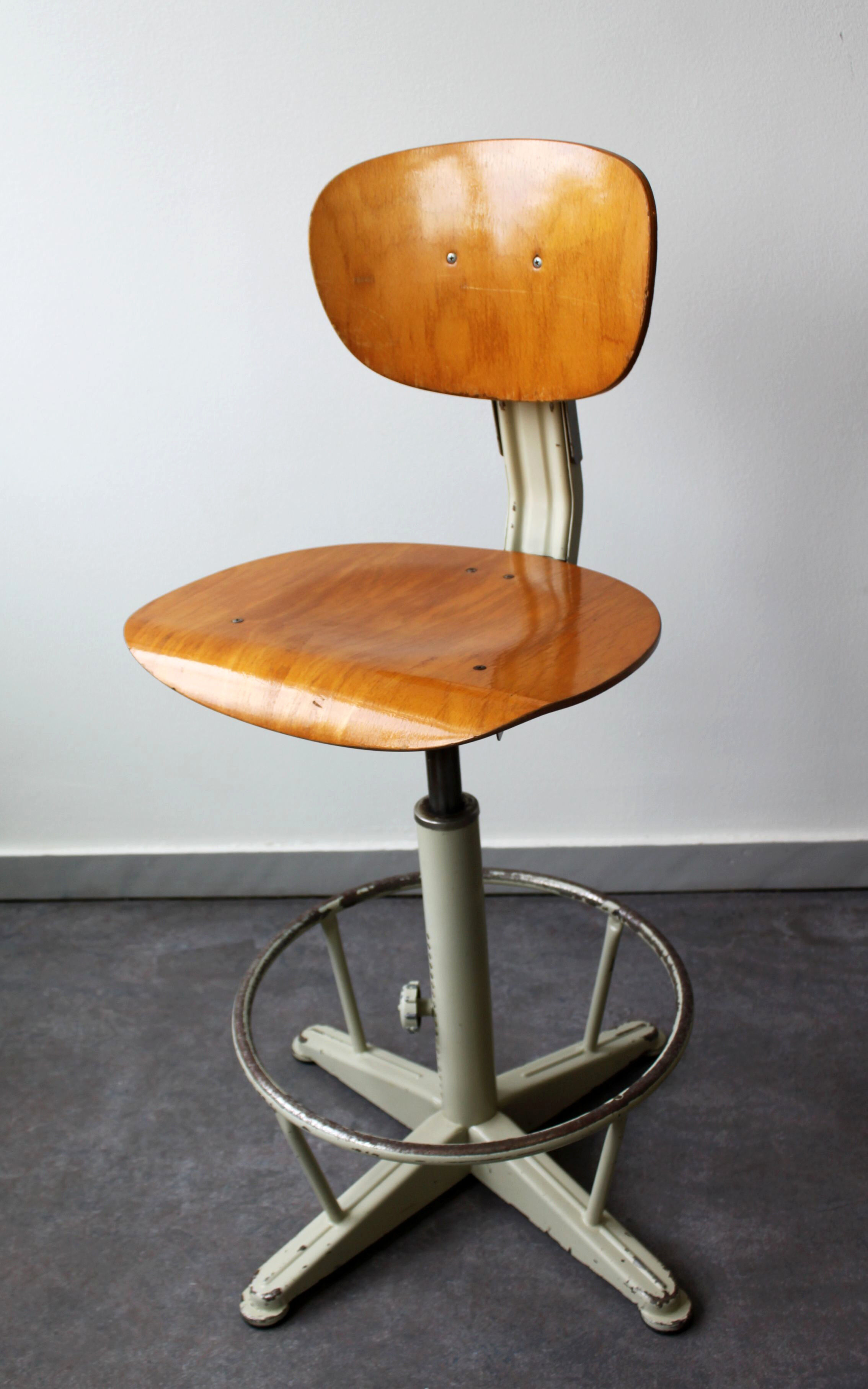 Adjustable architect's chair, Studio Brevets, 1960.
