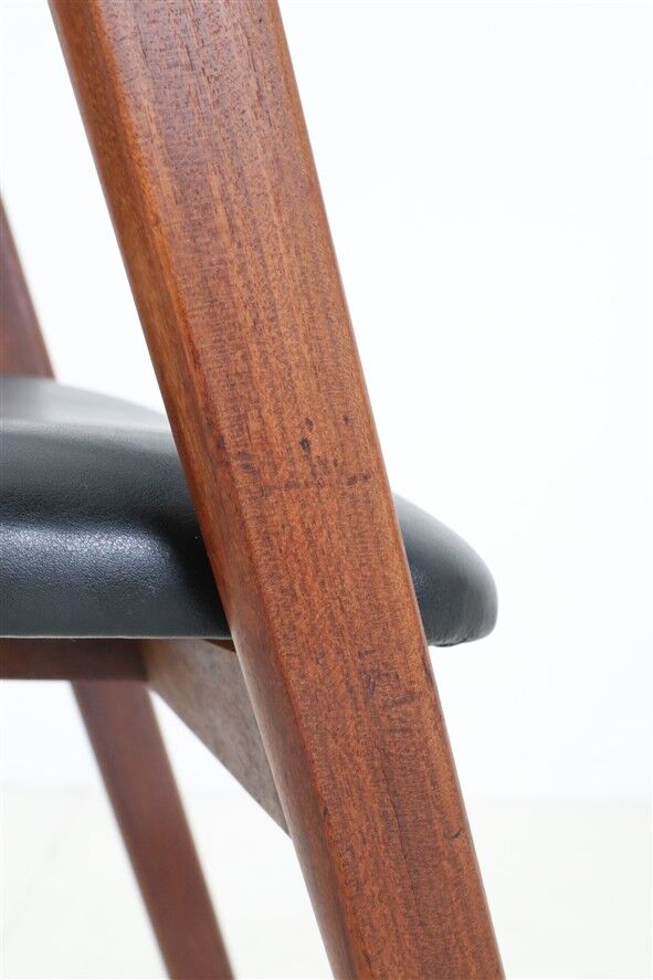 Set of 2 “A-Chairs” / teak chairs / recycling leather / black / Mid Century Danish Modern Design / 1960s