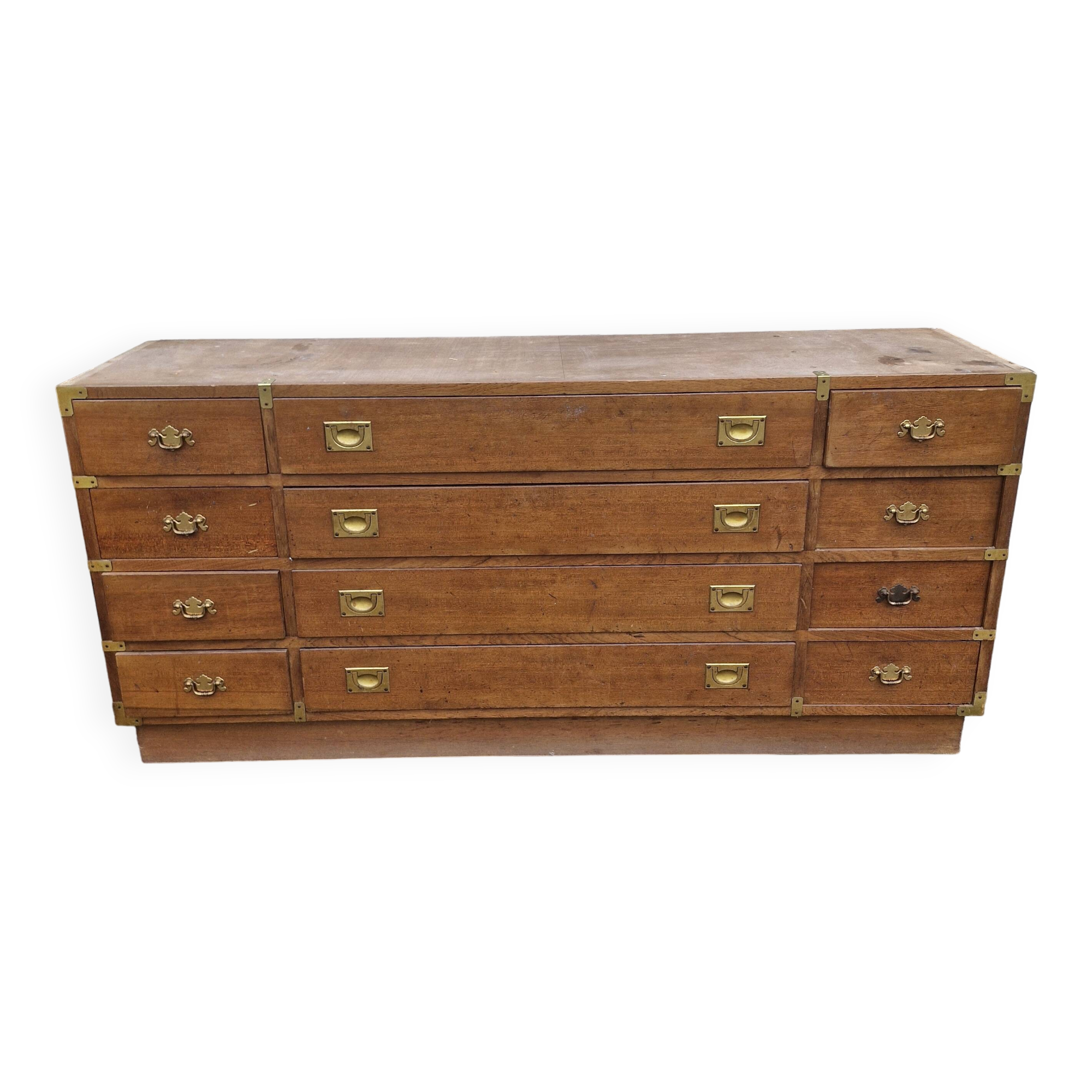 Chest of drawers