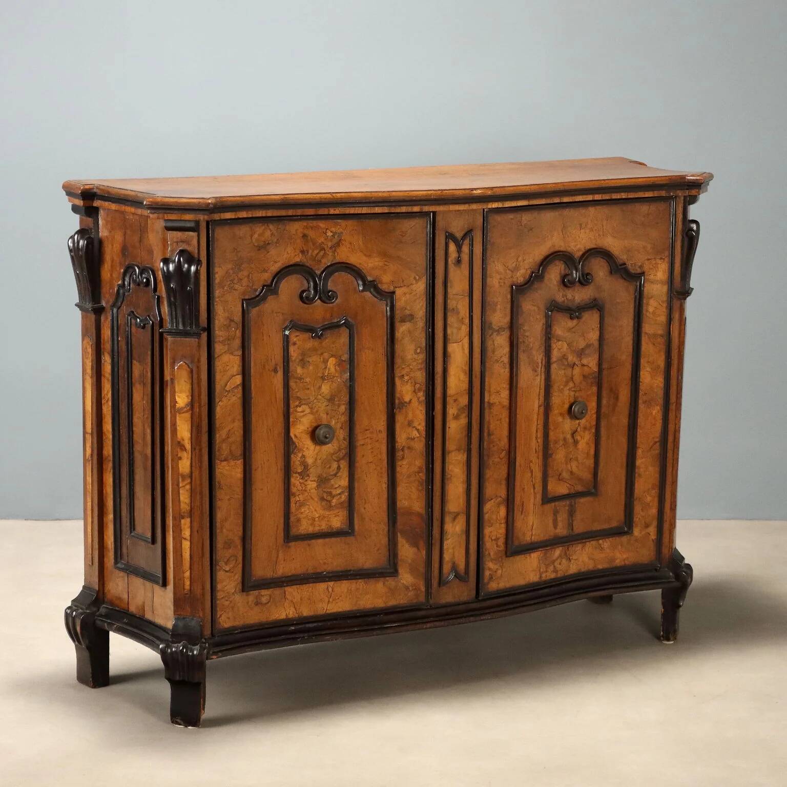 Buffet baroque lombard du XVIIIe siècle