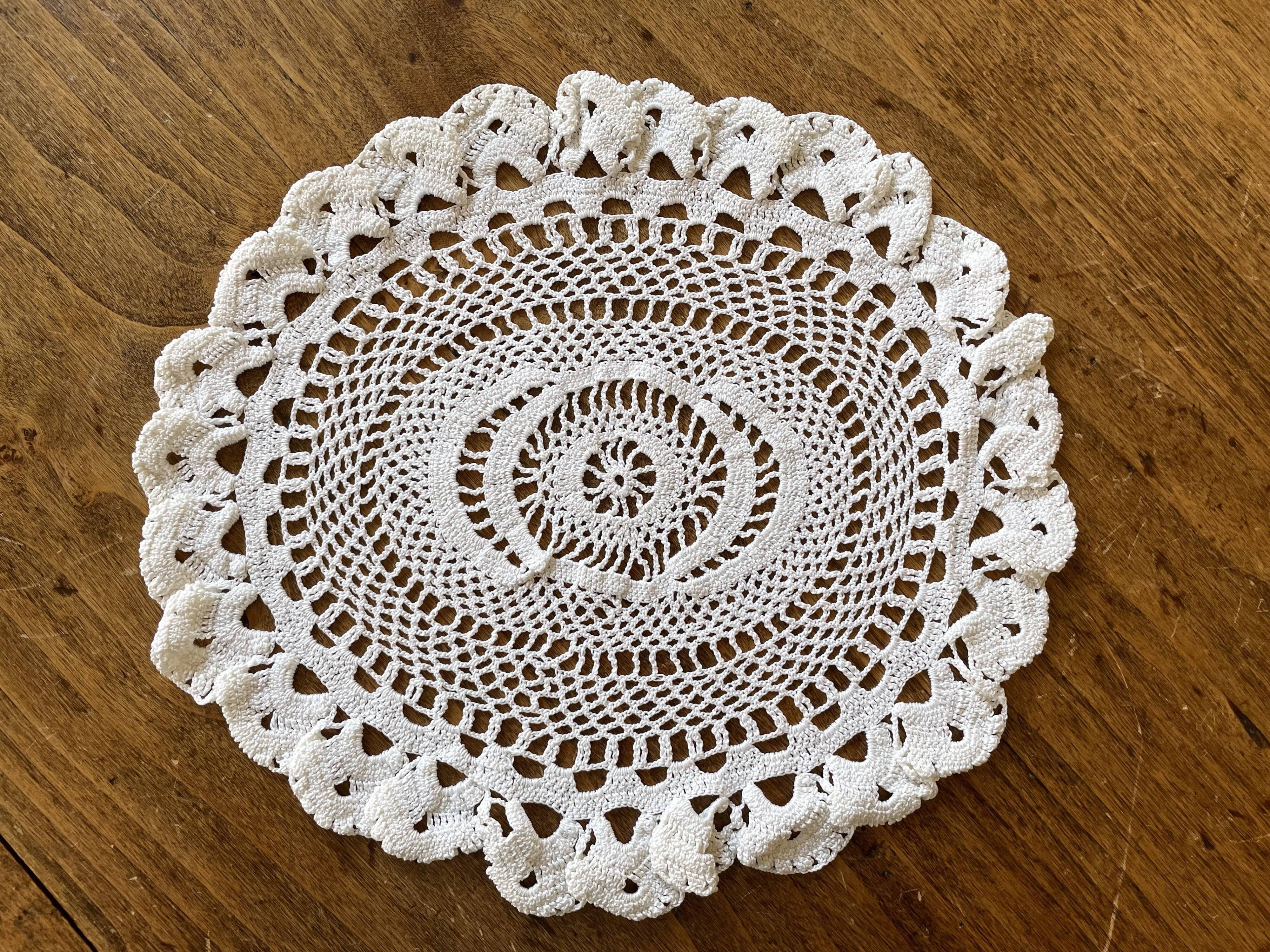 1 crochet doily, oval, old vintage