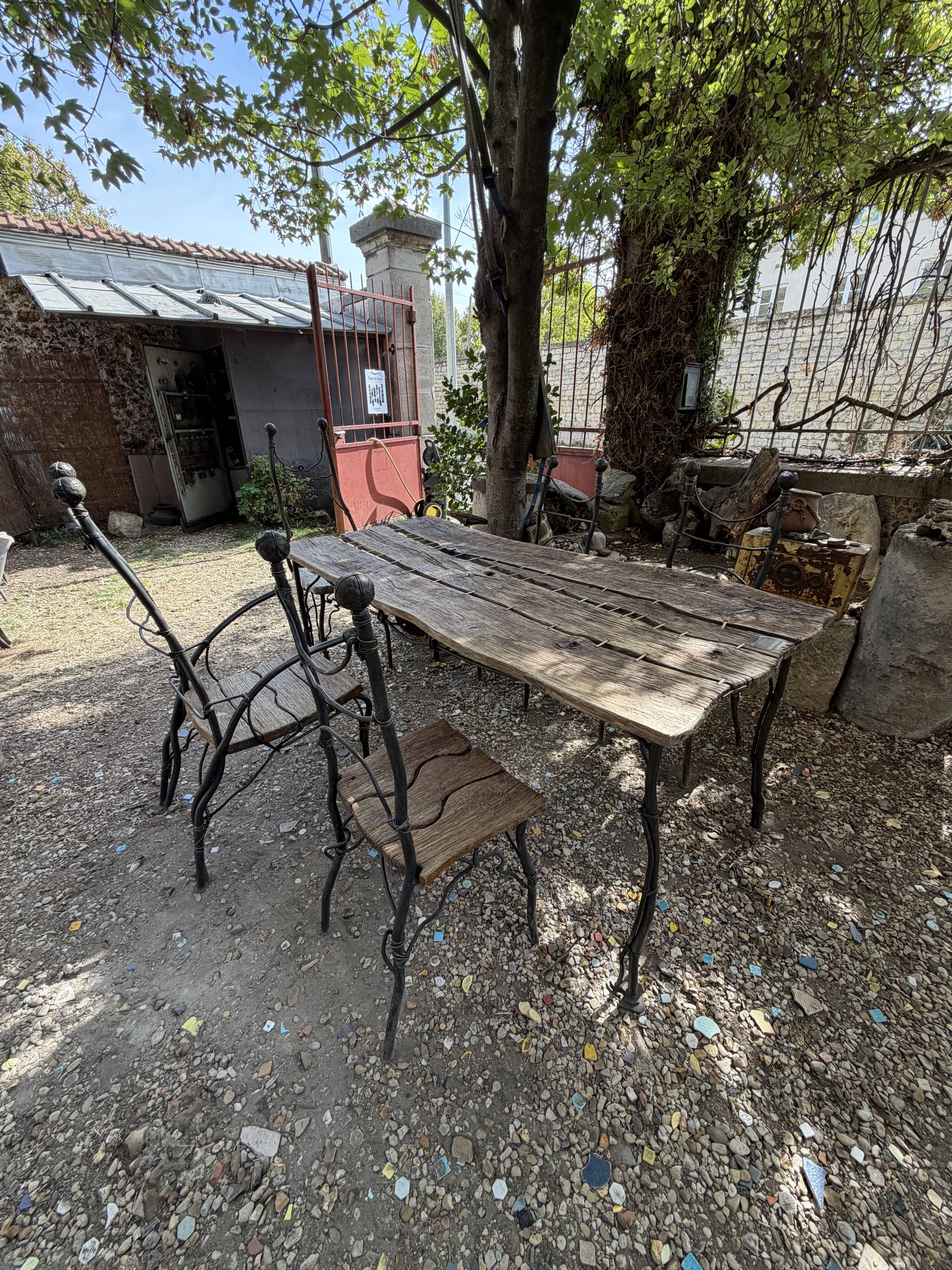 Patrick de Bruyn table and chair set