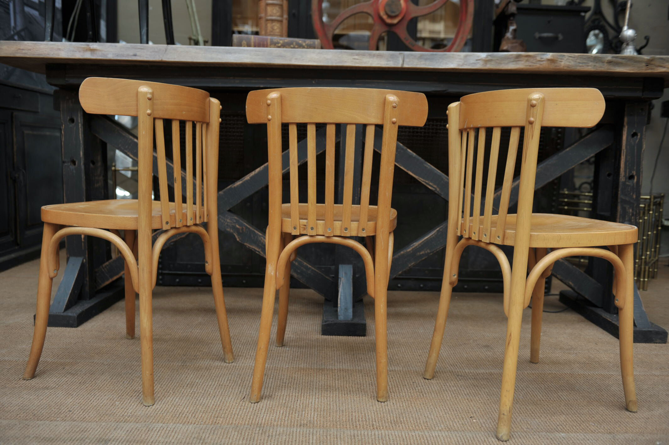 Lot de 6 anciennes chaises bistrot en hêtre courbé des années 1950