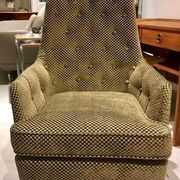 Fauteuil boutonné du milieu du siècle avec pieds en métal