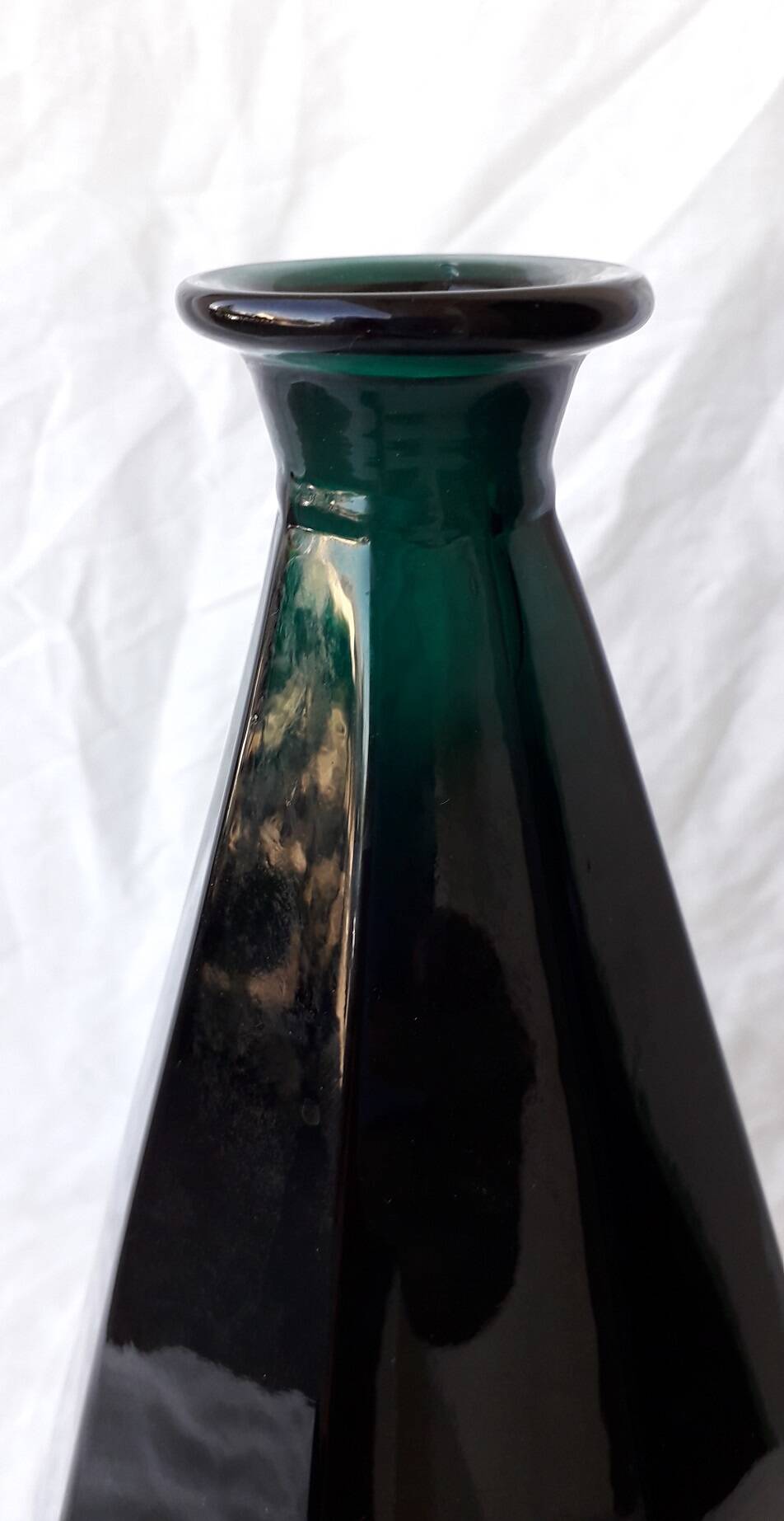 Glass carafe