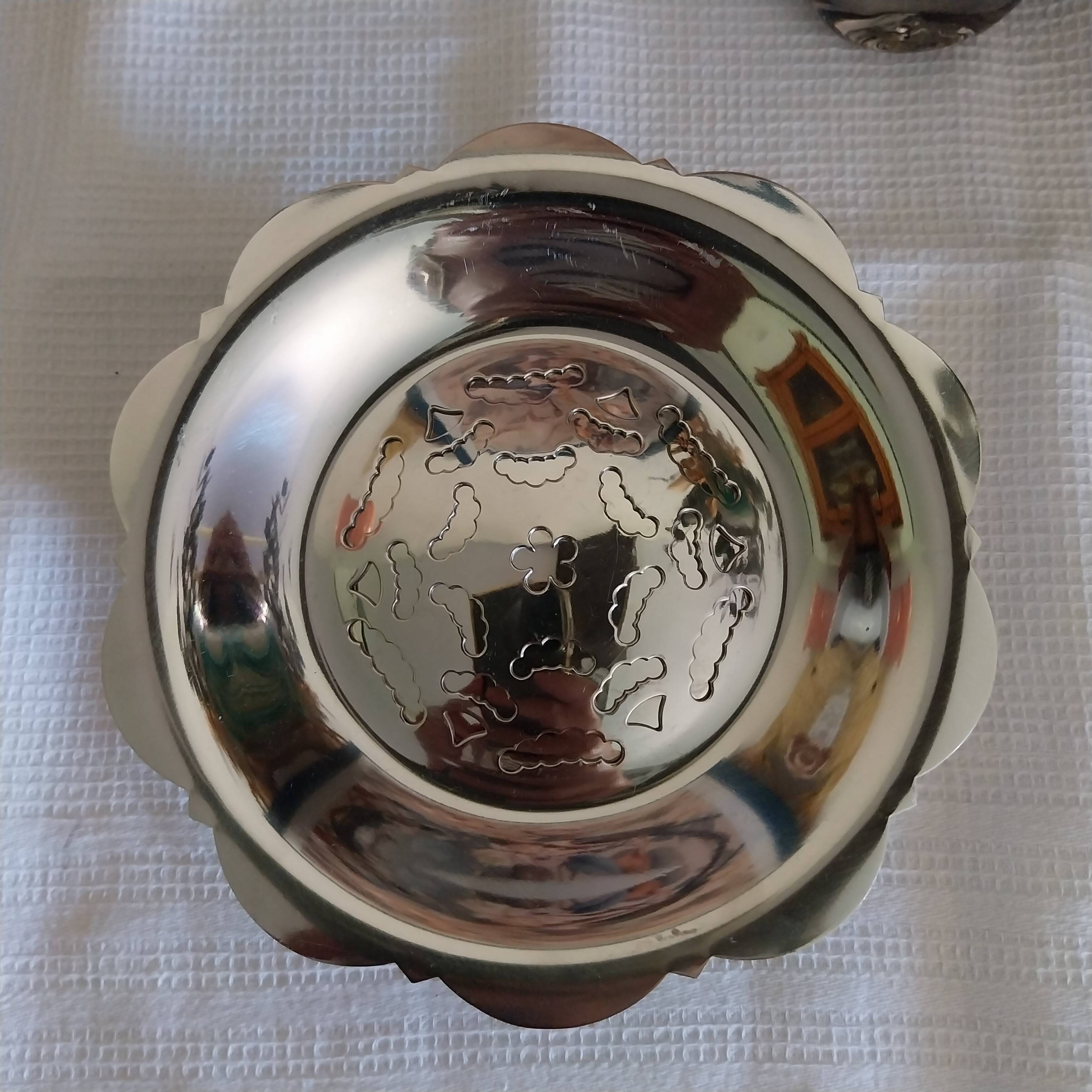 Vintage 1950s shell butter dish