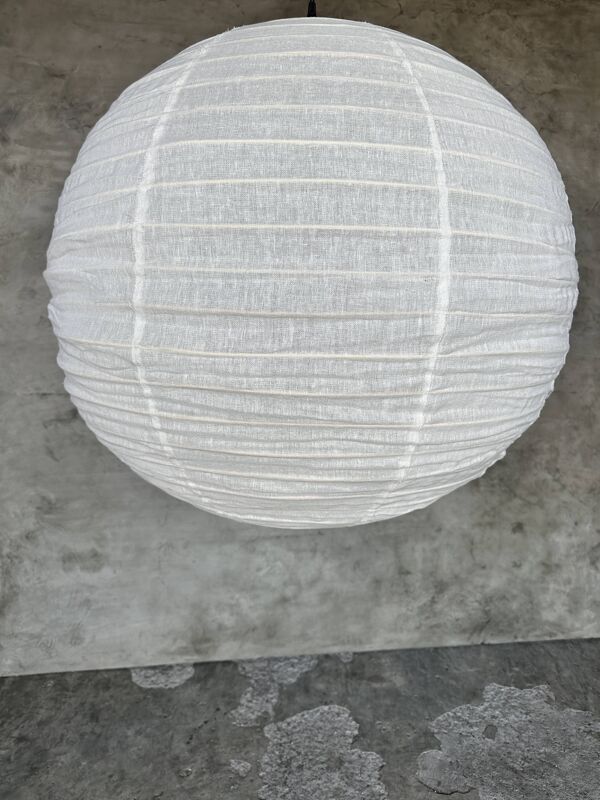 Très grande suspension en rotin et lin naturel japonisante ronde D:80