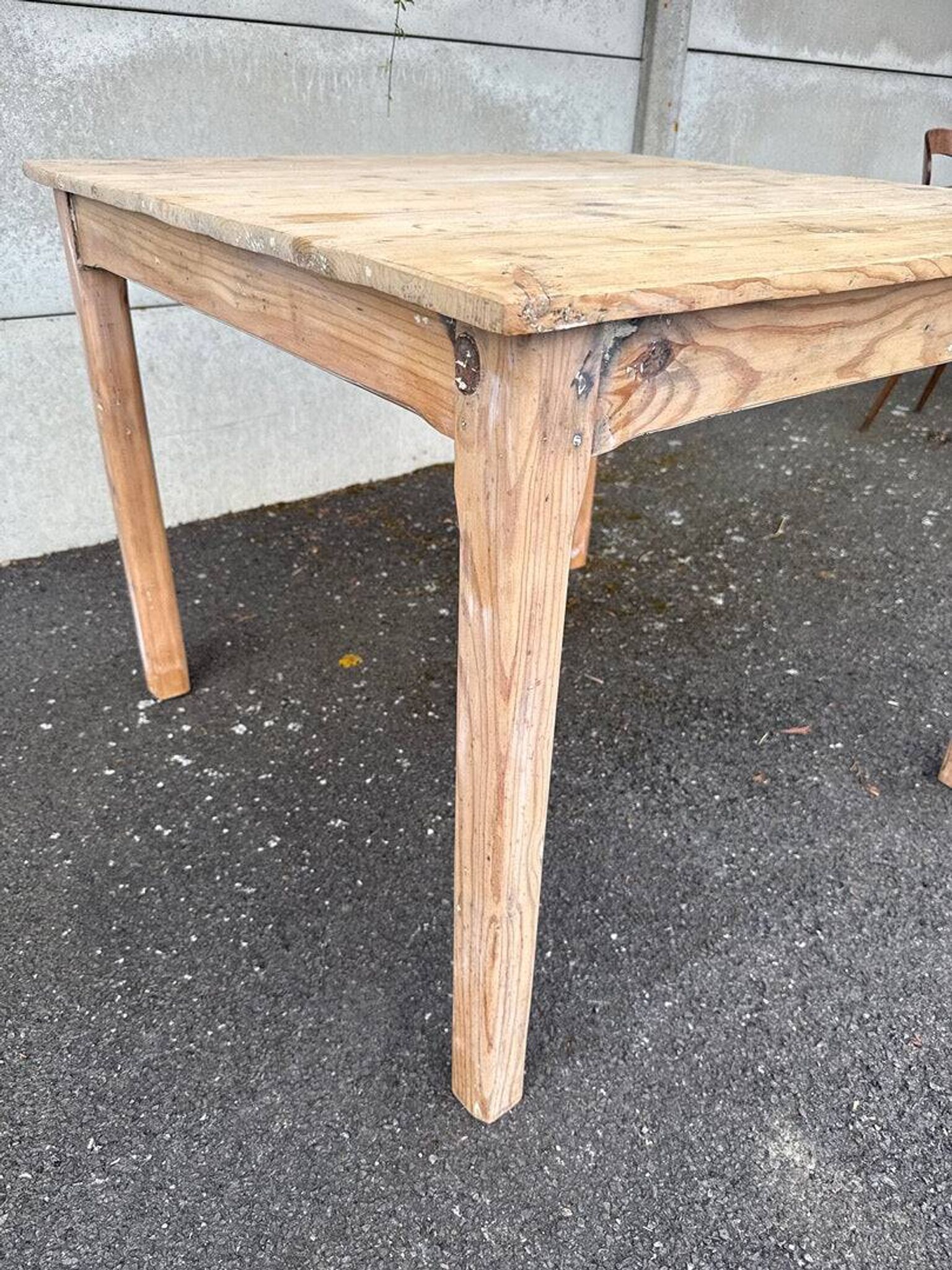 Farm table – vintage – table – rustic raw wood