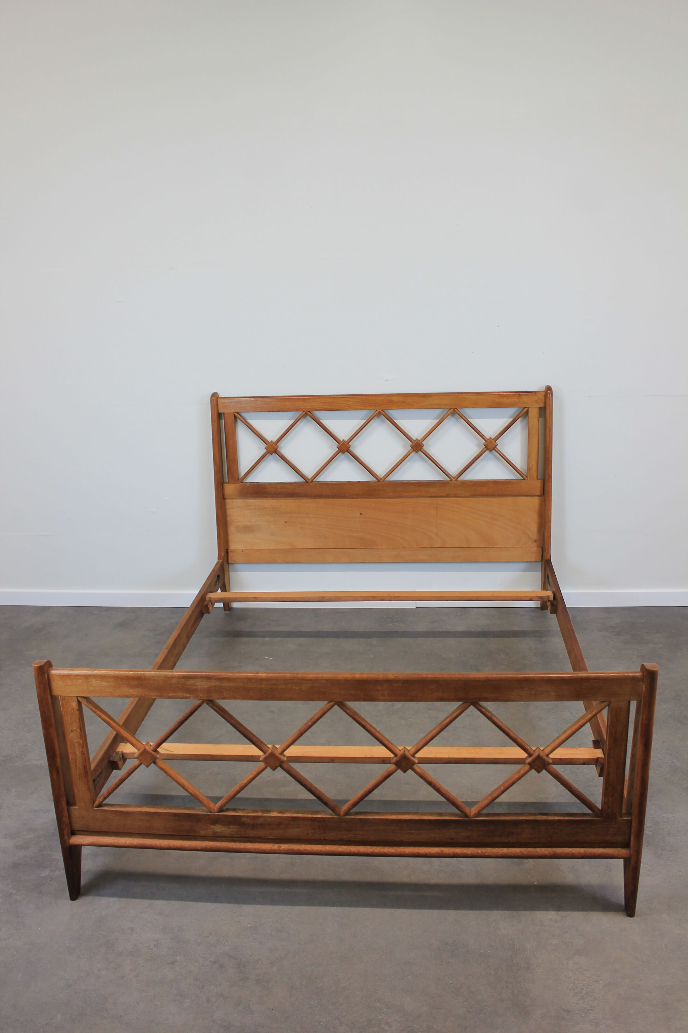 Lit moderniste des ateliers Saint-Sabin