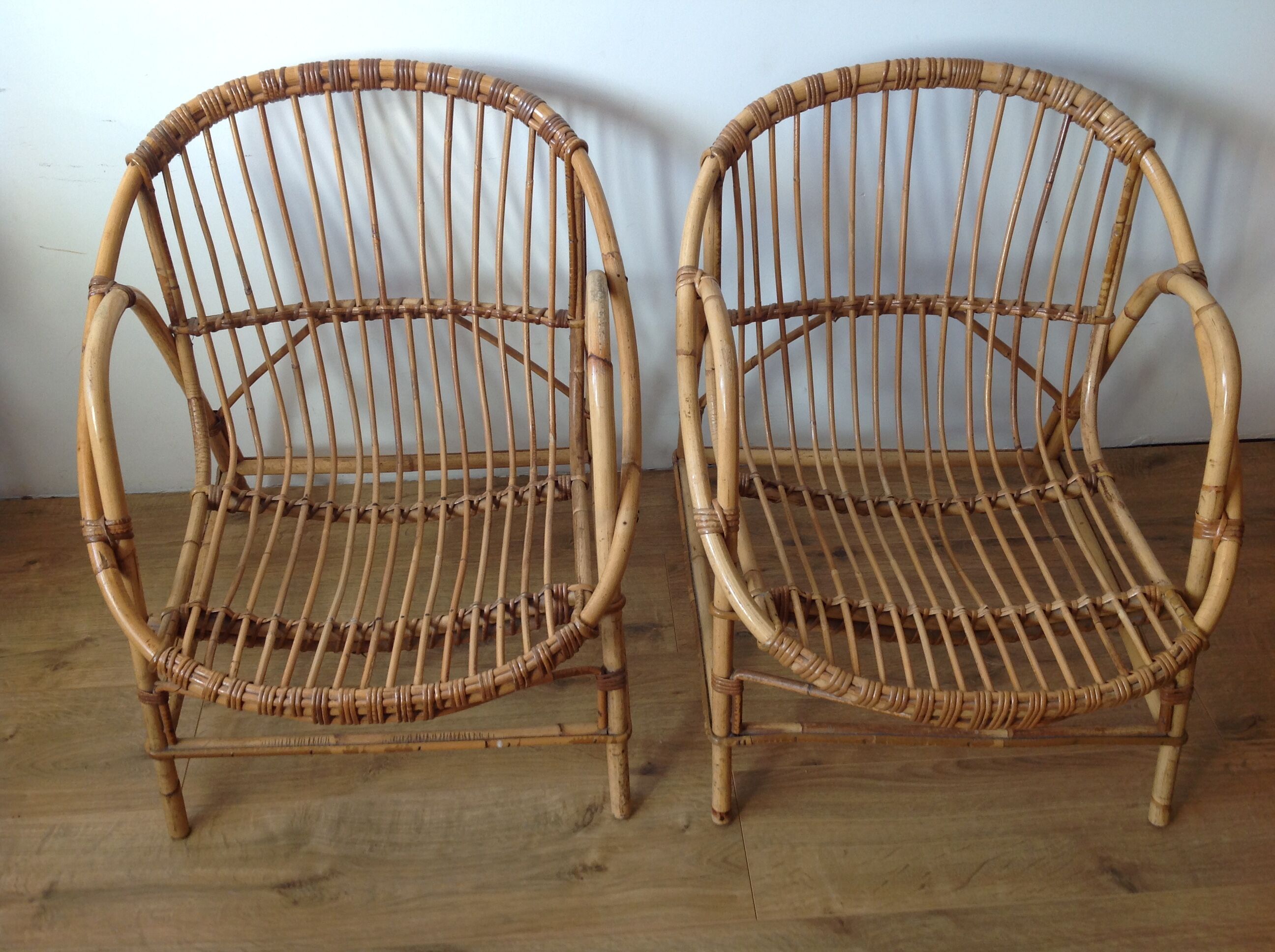 2 rattan chairs