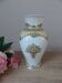 Vase en Porcelaine Blanche Kaiser – Collection Catherine – Décor Peint Main